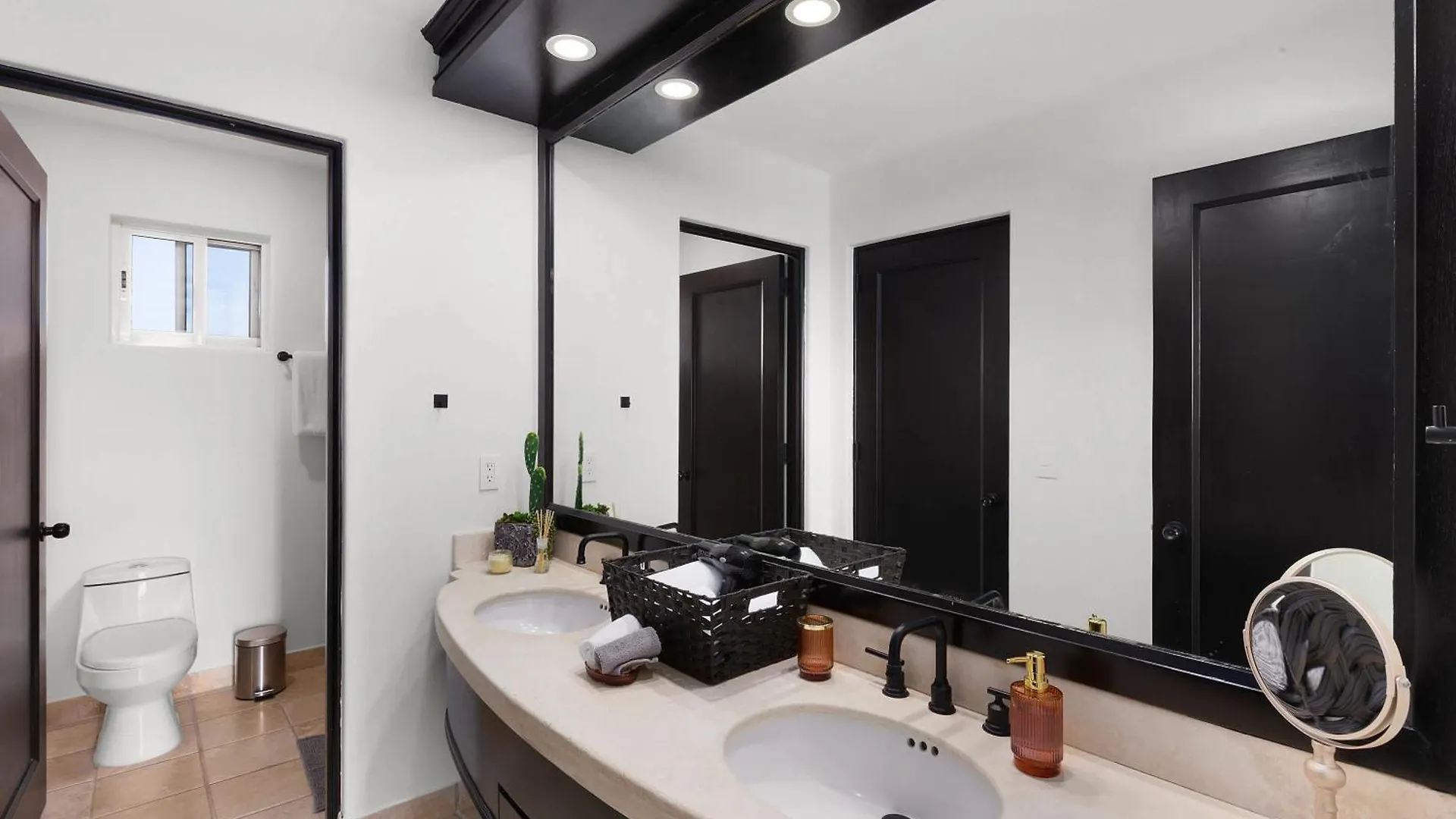 Apartamento Stunning 2 Bedroom With Ocean Views & Jacuzzi By The Beach Cabo San Lucas