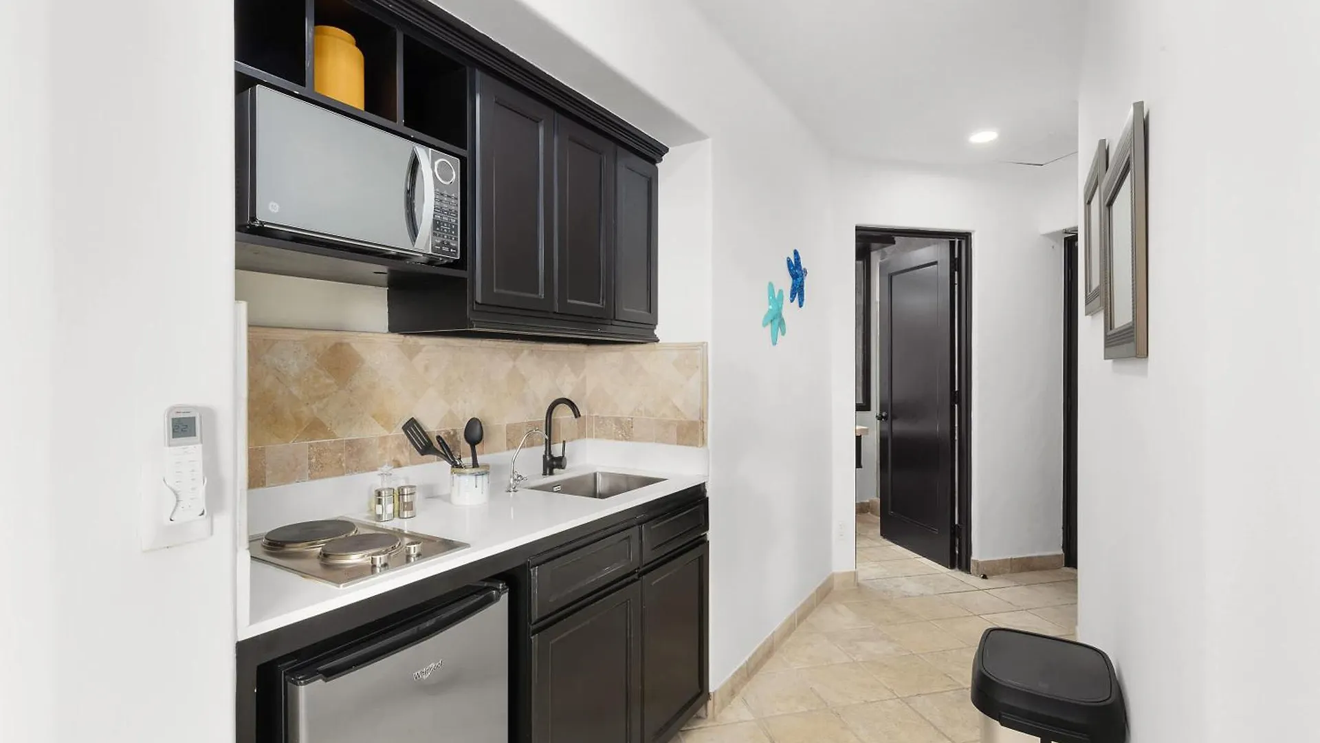 Stunning 2 Bedroom With Ocean Views & Jacuzzi By The Beach Cabo San Lucas México