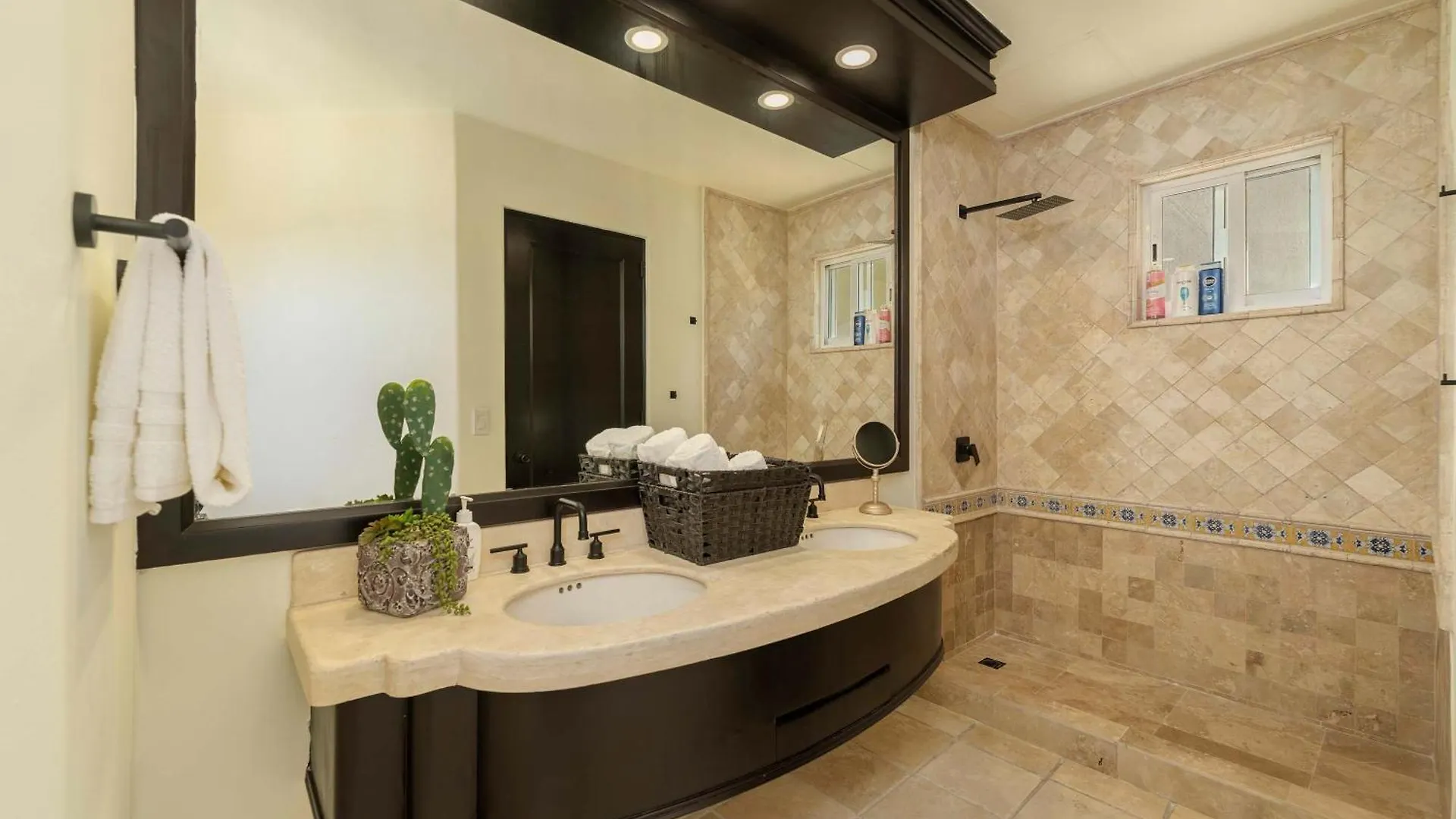 Apartamento Stunning 2 Bedroom With Ocean Views & Jacuzzi By The Beach Cabo San Lucas México