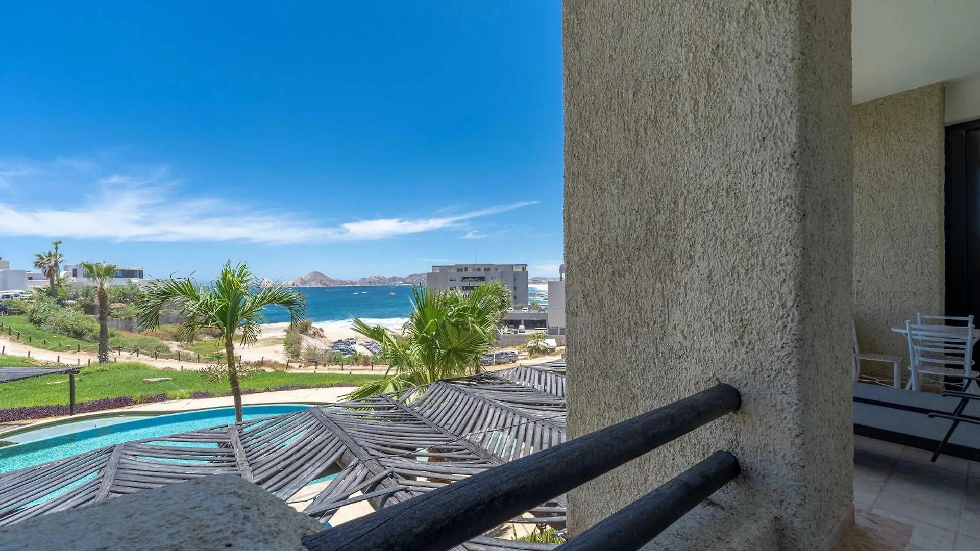 Stunning 2 Bedroom With Ocean Views & Jacuzzi By The Beach Cabo San Lucas 0*,  Mexique
