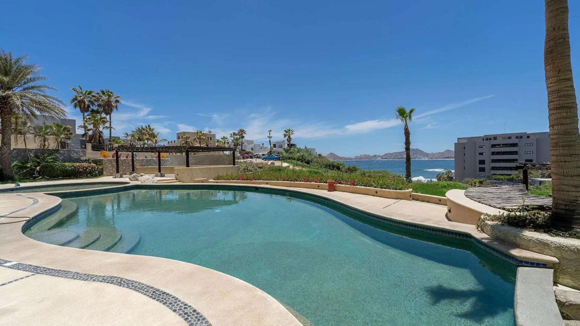 Stunning 2 Bedroom With Ocean Views & Jacuzzi By The Beach Cabo San Lucas 0*,