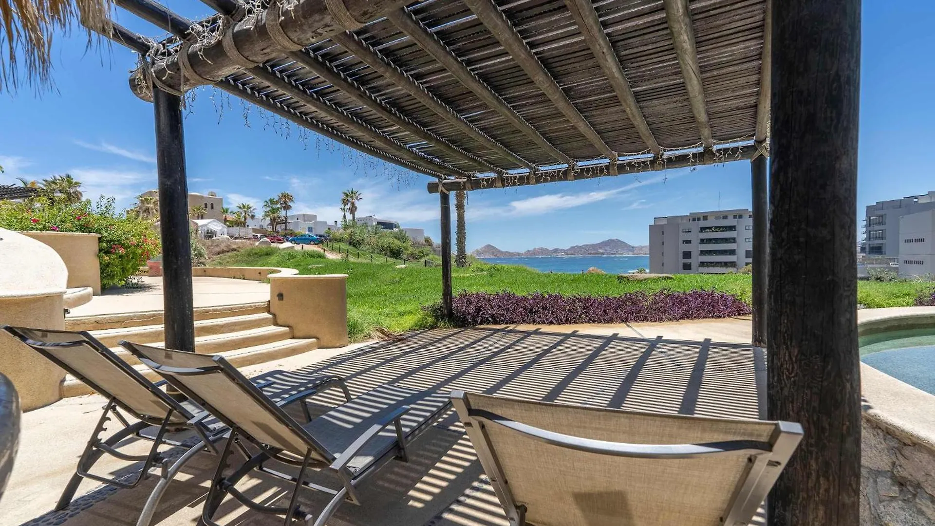 Stunning 2 Bedroom With Ocean Views & Jacuzzi By The Beach Cabo San Lucas Appartement