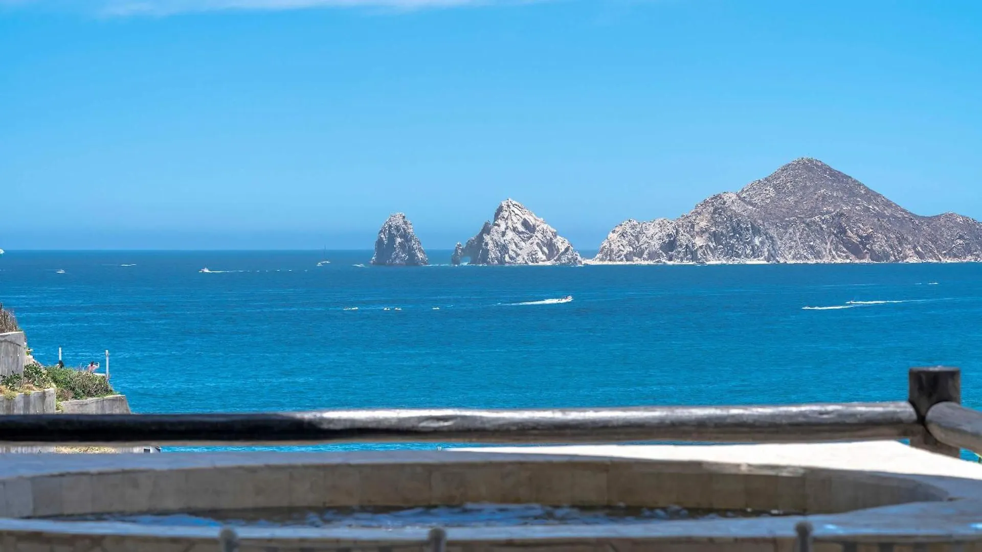 Stunning 2 Bedroom With Ocean Views & Jacuzzi By The Beach Cabo San Lucas