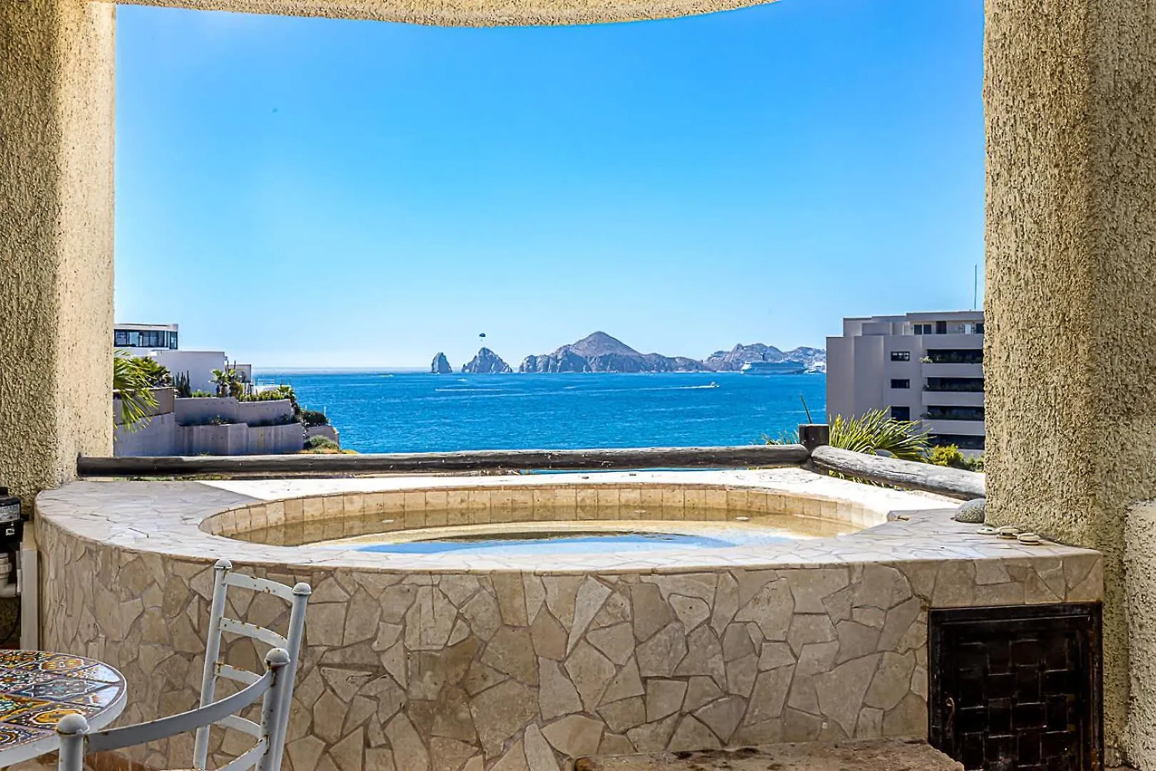 Appartement Stunning 2 Bedroom With Ocean Views & Jacuzzi By The Beach Cabo San Lucas